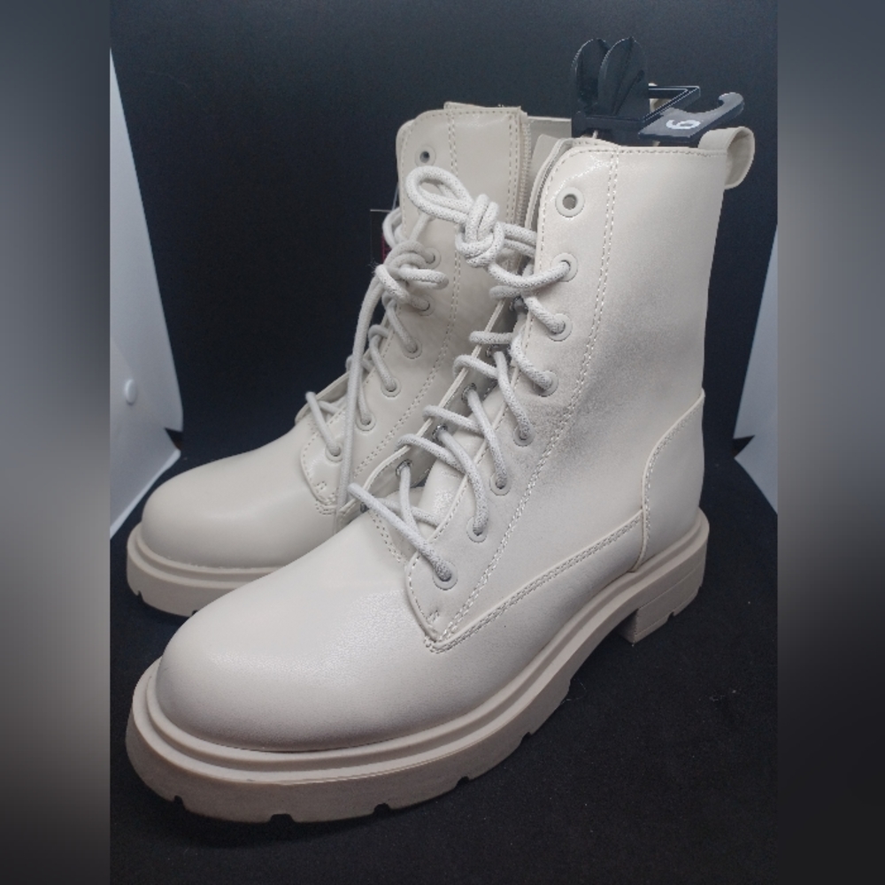 No Boundaries Women's White Combat Boots Size 9